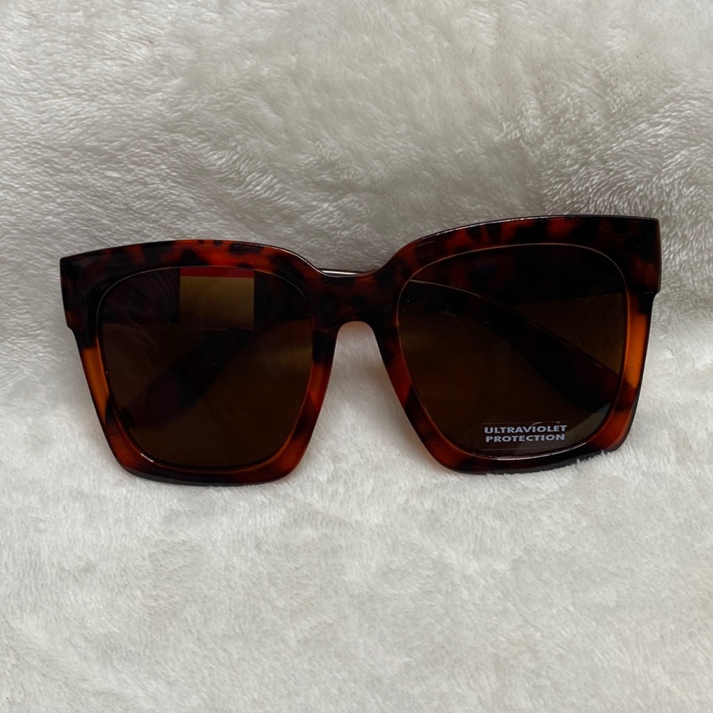 Animal print sunglasses